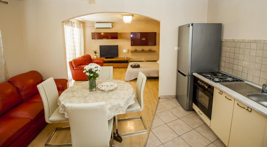 Sebenicum Apartment *